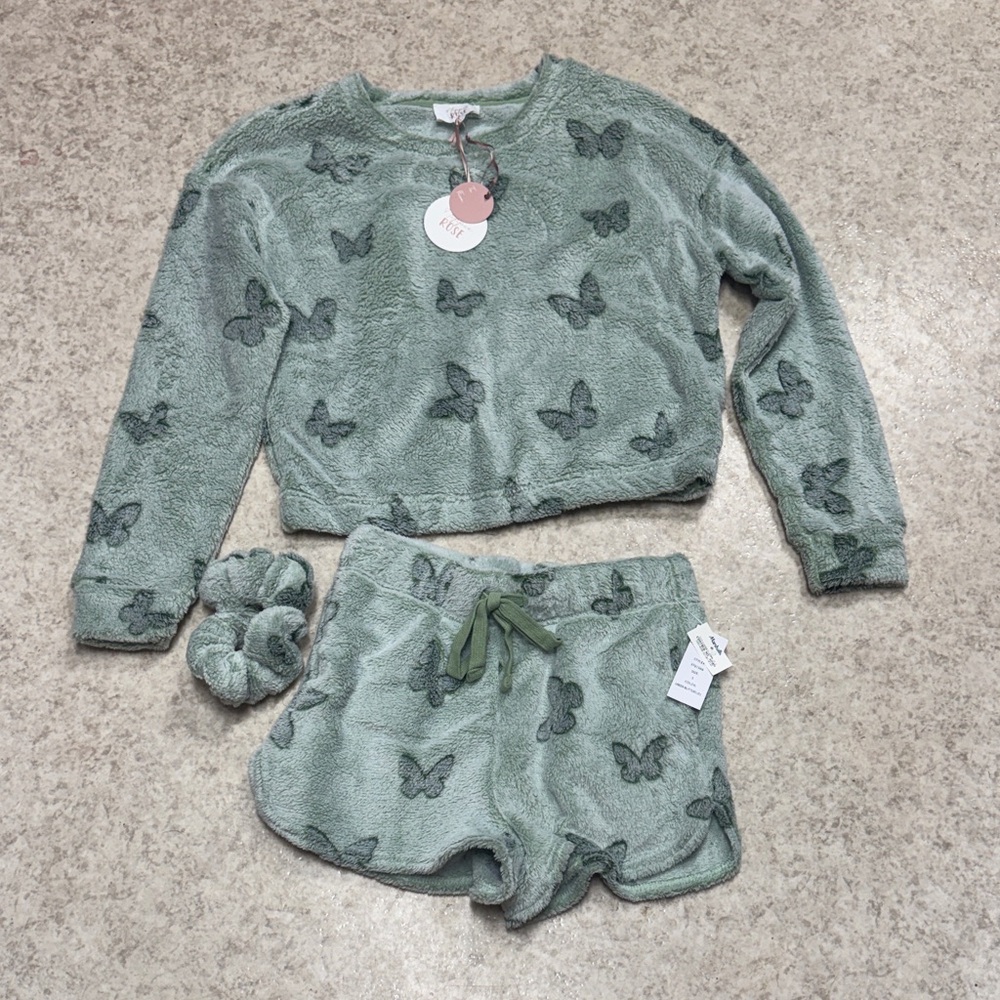 Green Butterfly short set NWT